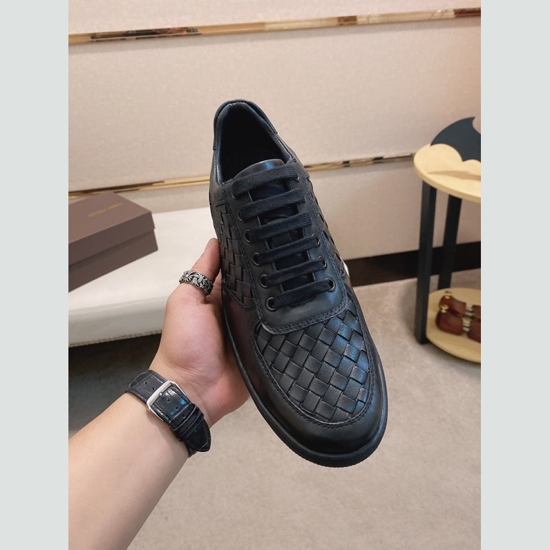 bo*te*ga Ve*ne*ta casual shoes